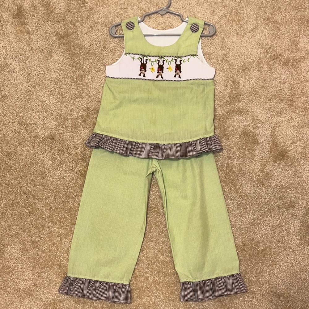 Castle and Crowns girls size 3 smock monkeys green and brown
